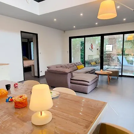 Willa Nouveau - Contemporaire Avec Piscine Chauffee *
