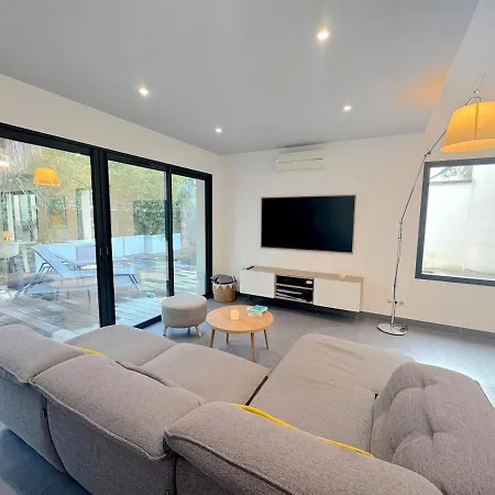 Willa Nouveau - Contemporaire Avec Piscine Chauffee *