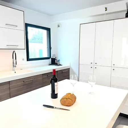 Willa Nouveau - Contemporaire Avec Piscine Chauffee
