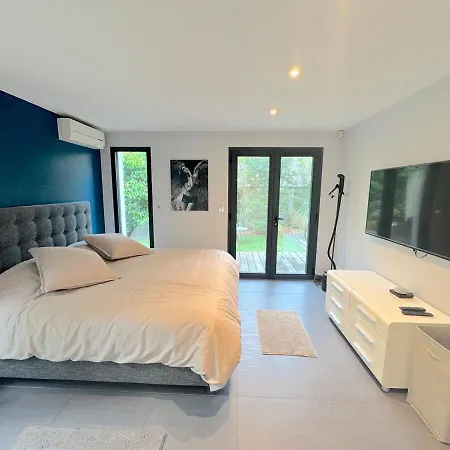 Willa Nouveau - Contemporaire Avec Piscine Chauffee
