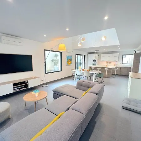Nouveau - Contemporaire Avec Piscine Chauffee
